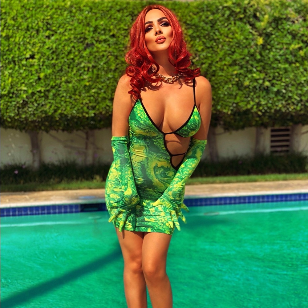 “Echoine” Mini Dress with Gloves / Size M / Green